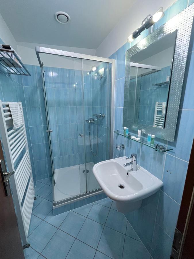 Hotel Apollon Litomerice Ngoại thất bức ảnh