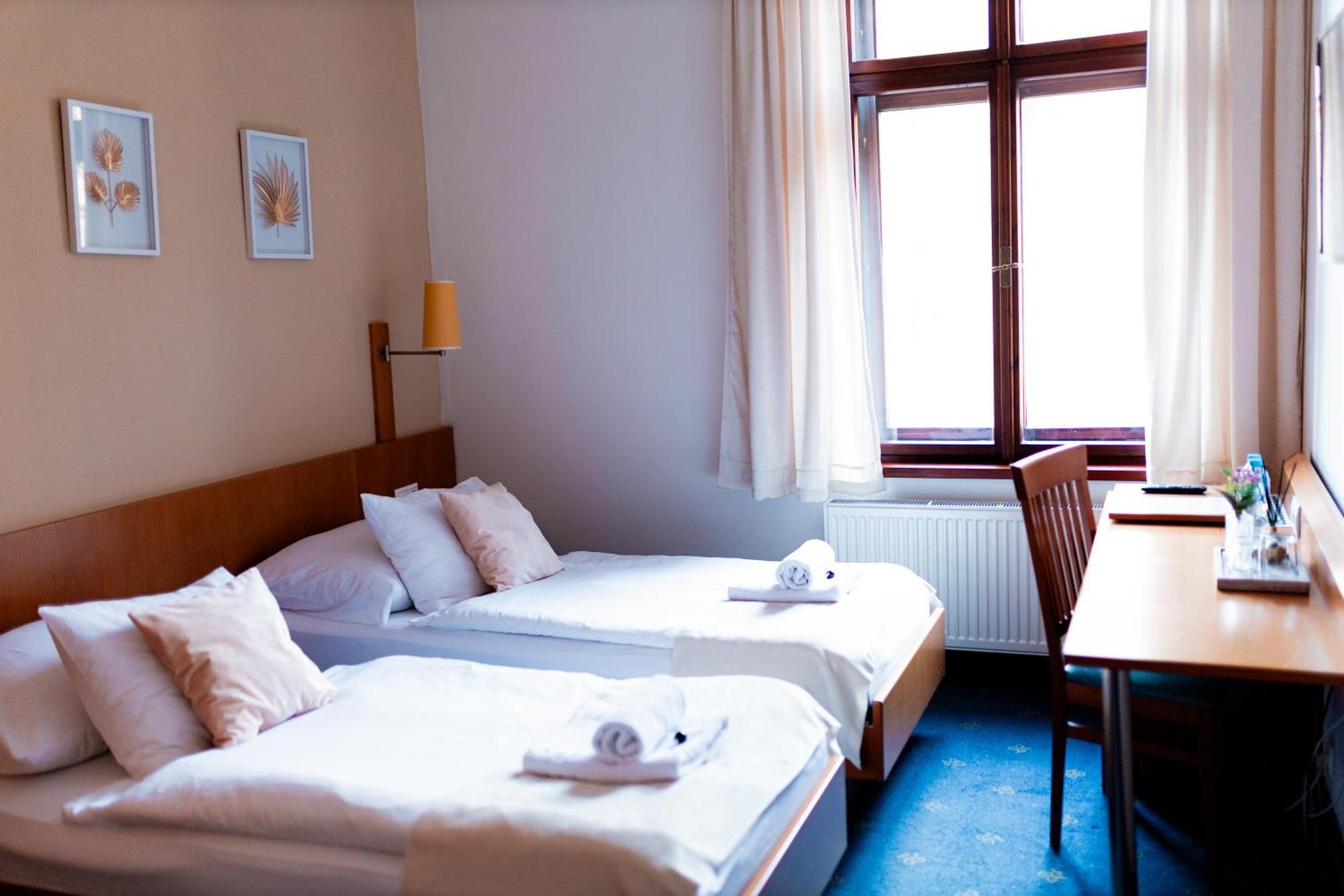 Hotel Apollon Litomerice Ngoại thất bức ảnh