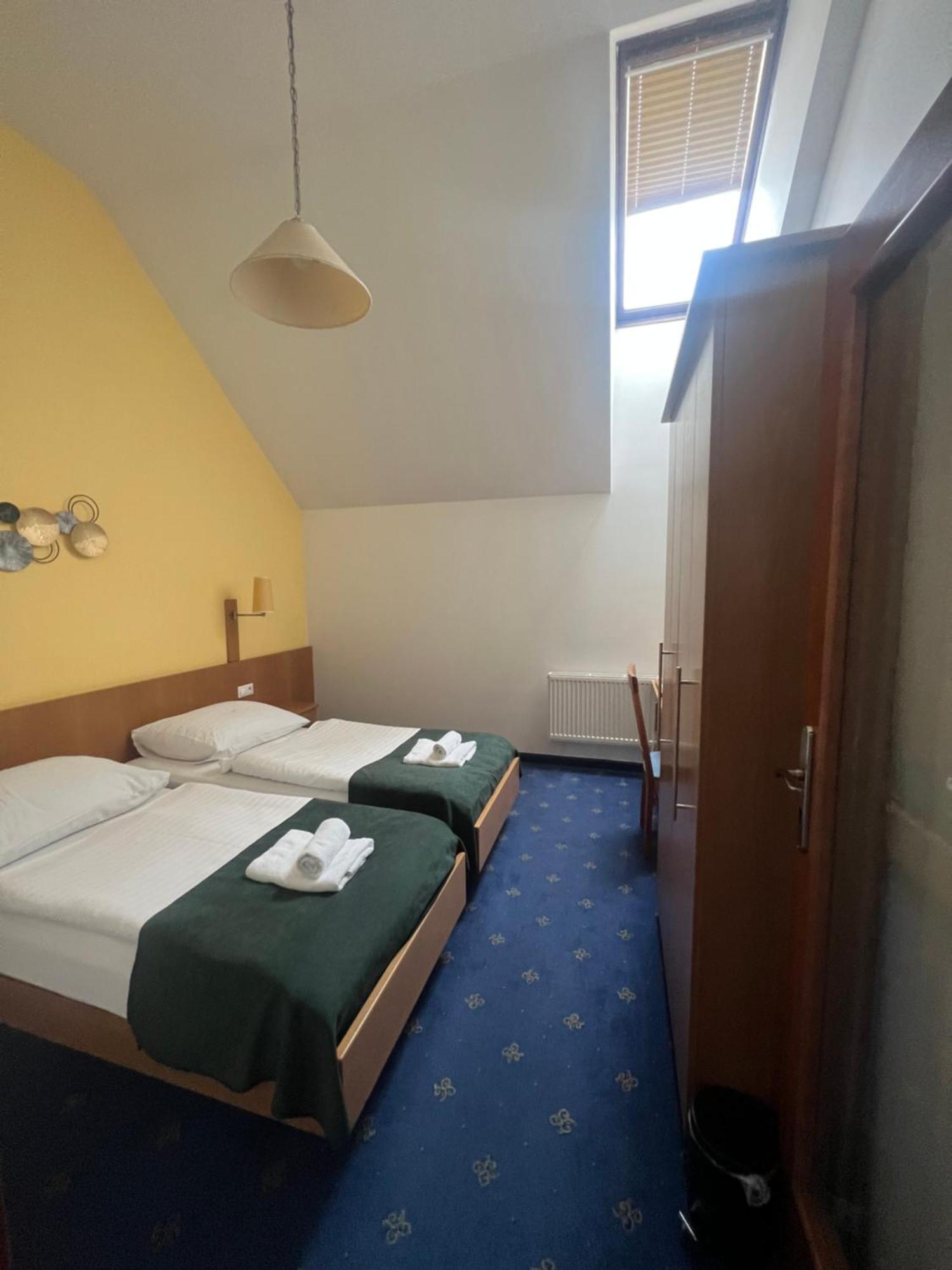 Hotel Apollon Litomerice Ngoại thất bức ảnh