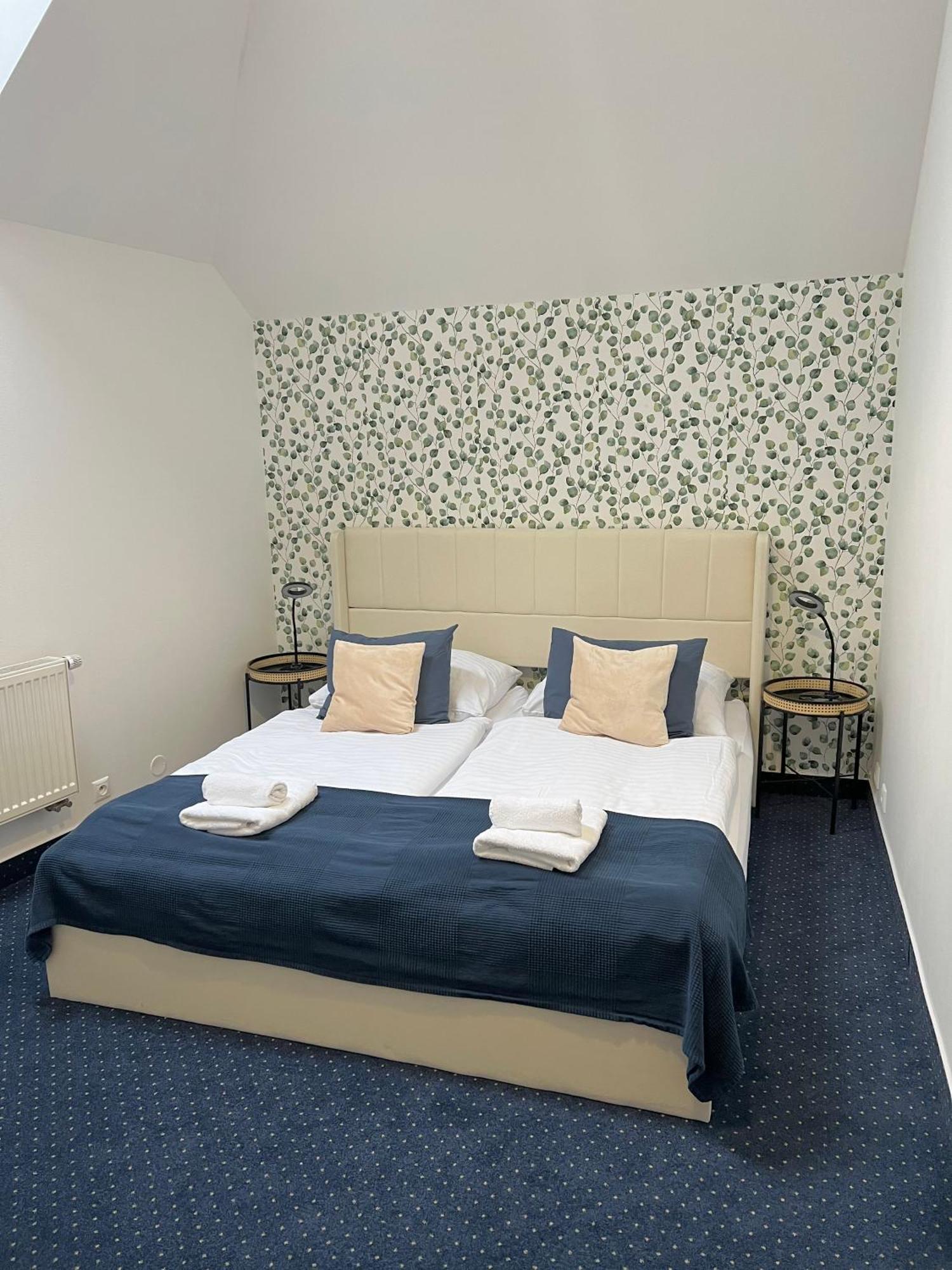 Hotel Apollon Litomerice Ngoại thất bức ảnh