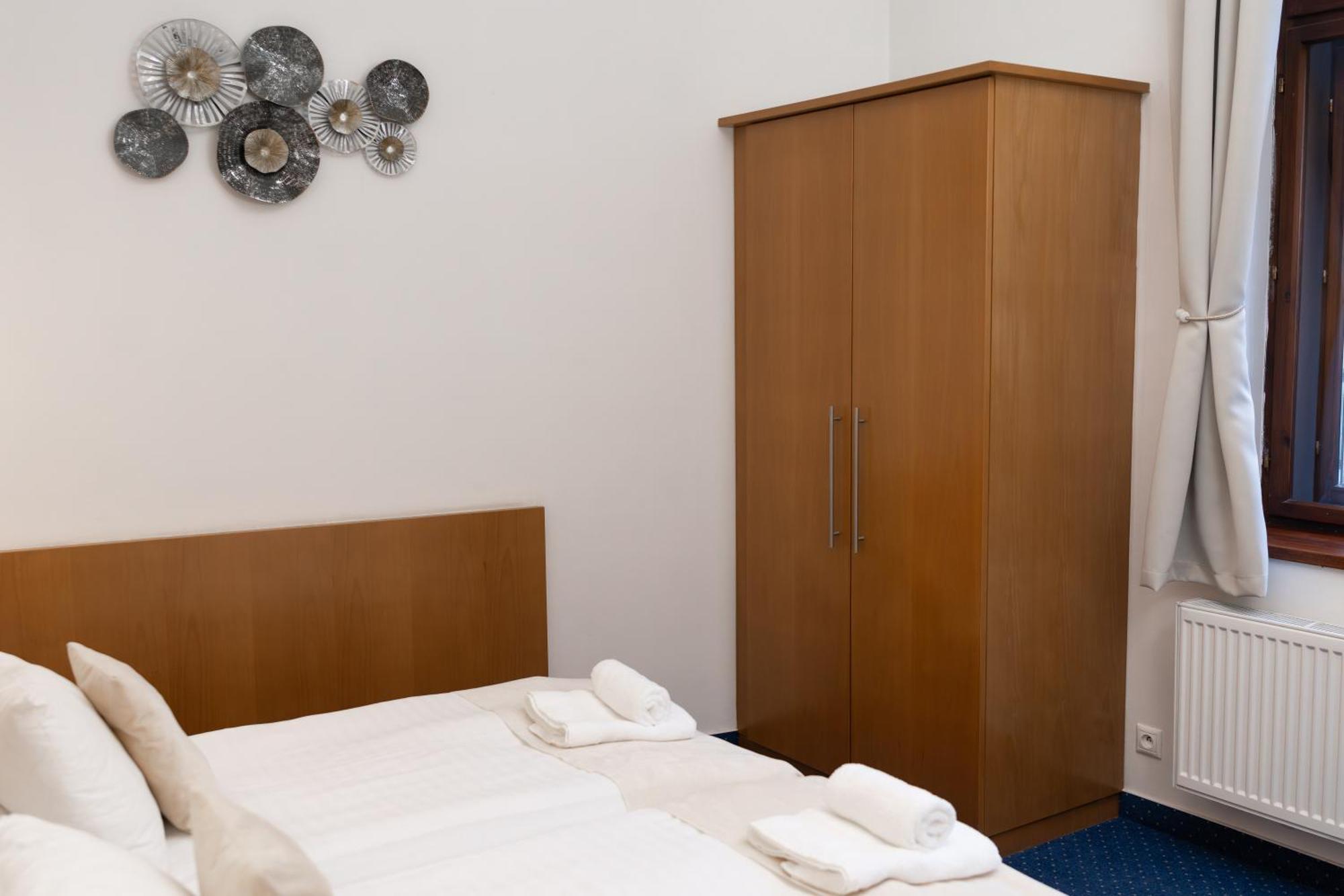 Hotel Apollon Litomerice Ngoại thất bức ảnh