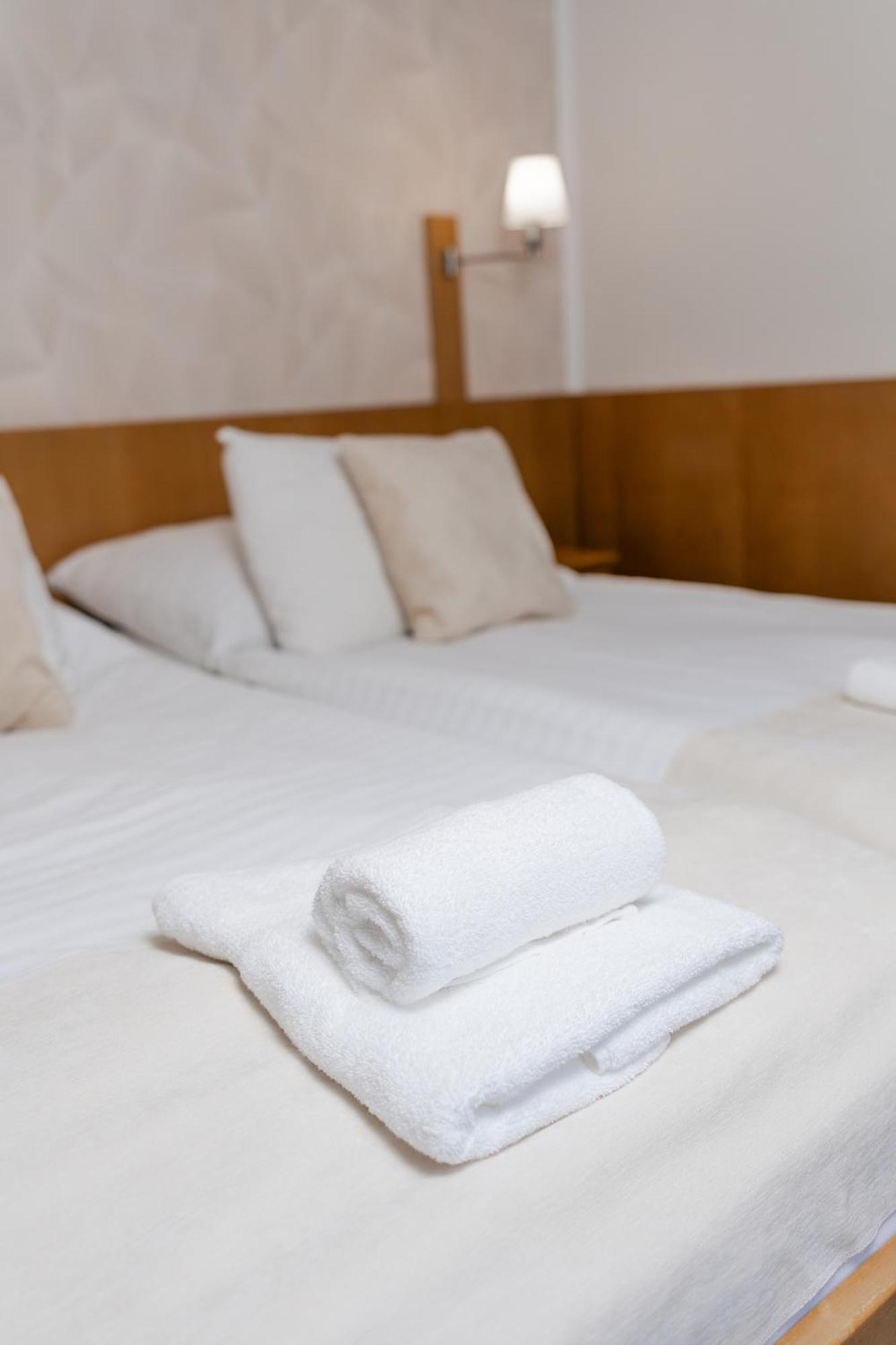 Hotel Apollon Litomerice Ngoại thất bức ảnh