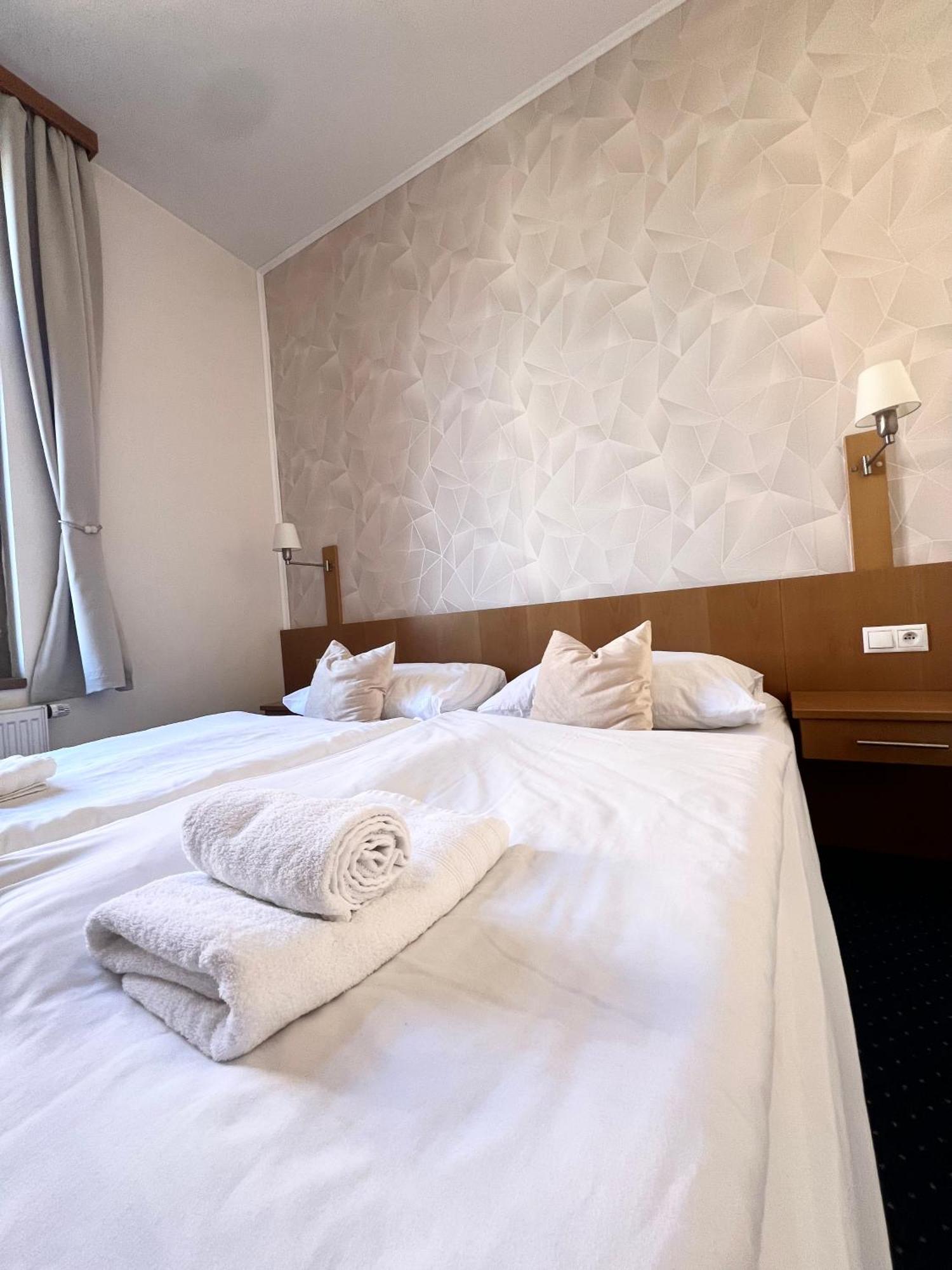 Hotel Apollon Litomerice Ngoại thất bức ảnh
